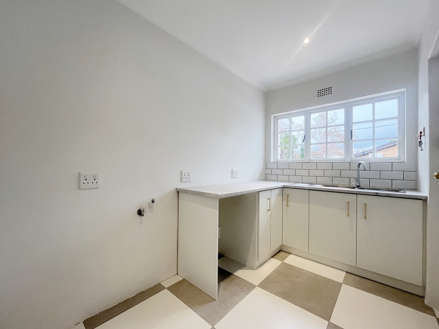 To Let 3 Bedroom Property for Rent in Lemoenkloof Western Cape